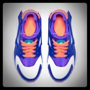Sold..Nike Huarache 7Y